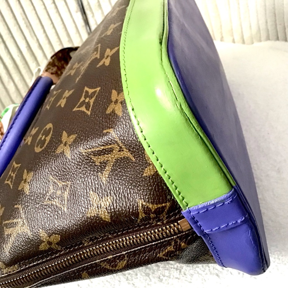 Louis Vuitton Bag - Picture 9 of 16